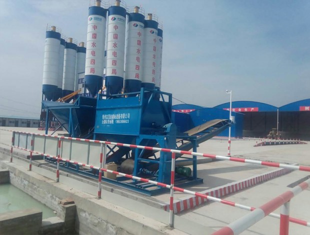 中水四局徐淮鹽客專(zhuān)洗石機(jī)現(xiàn)場(chǎng)